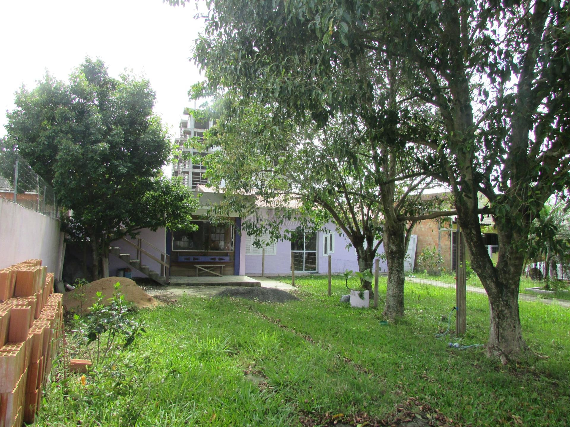 Casa 3 Dorm.