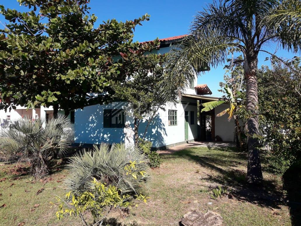 Casa 2 Dorm.
