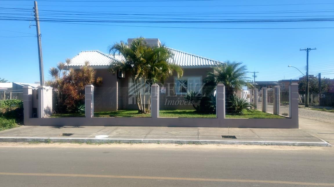 Casa 3 Dorm.