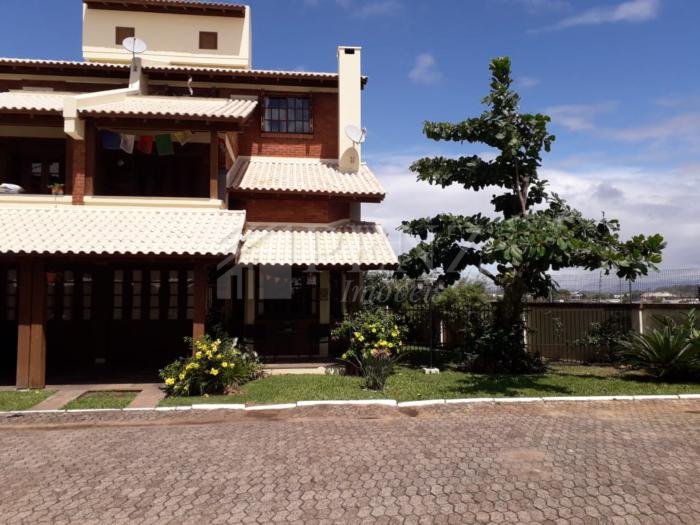 Casa 4 Dorm.