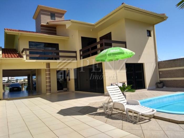 Casa 4 Dorm.