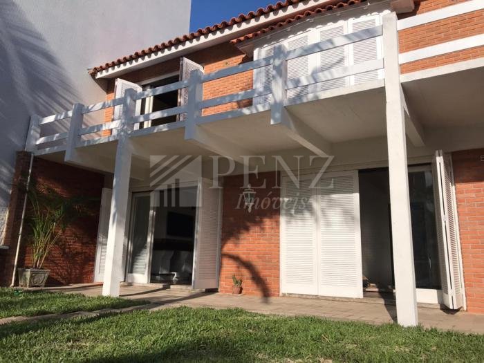 Casa 4 Dorm.