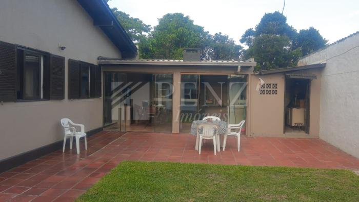 Casa 3 Dorm.