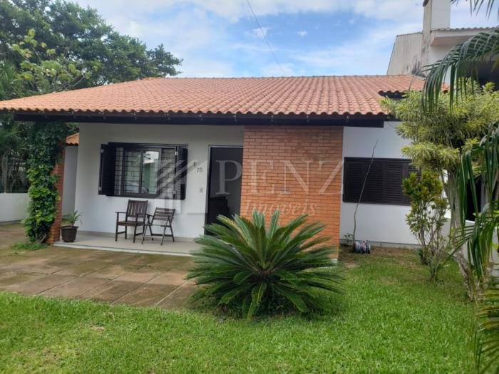 Casa 3 Dorm.